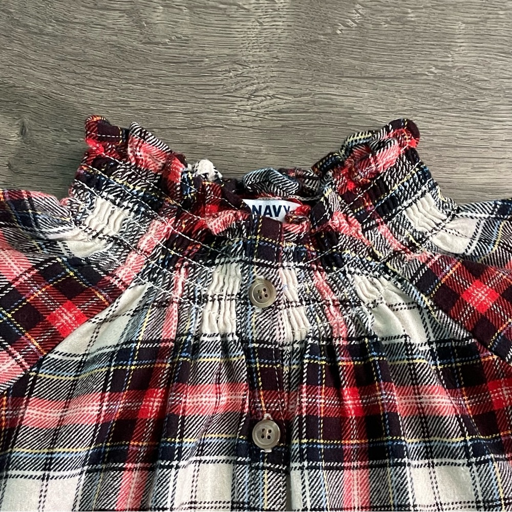 NWT Old Navy Plaid Flannel Smocked Neck Button Front 2T Toddler Dress - Picture 3 of 6